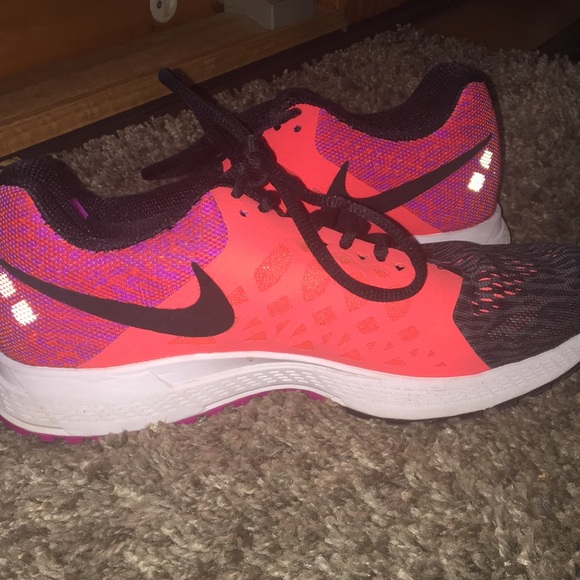 Nike Women's Running Sneakers - Picture 4 of 4